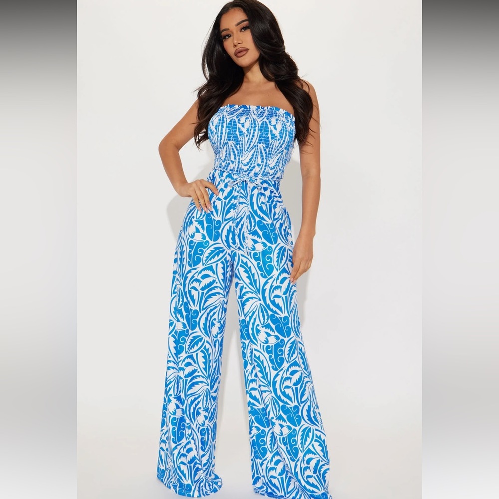 Fashion Nova Jumpsuit “Mykonos Babe”